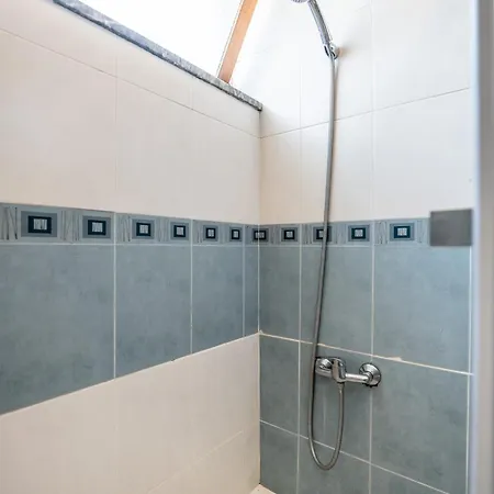 On The Way!* Quarto em Acomodações Particulares *