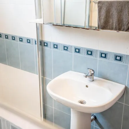 Quarto em Acomodações Particulares On The Way!*